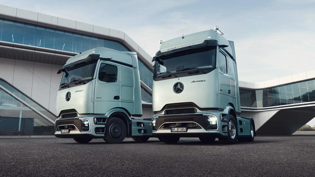 Mercedes-Benz: The High-Tech Actros L GigaSpace